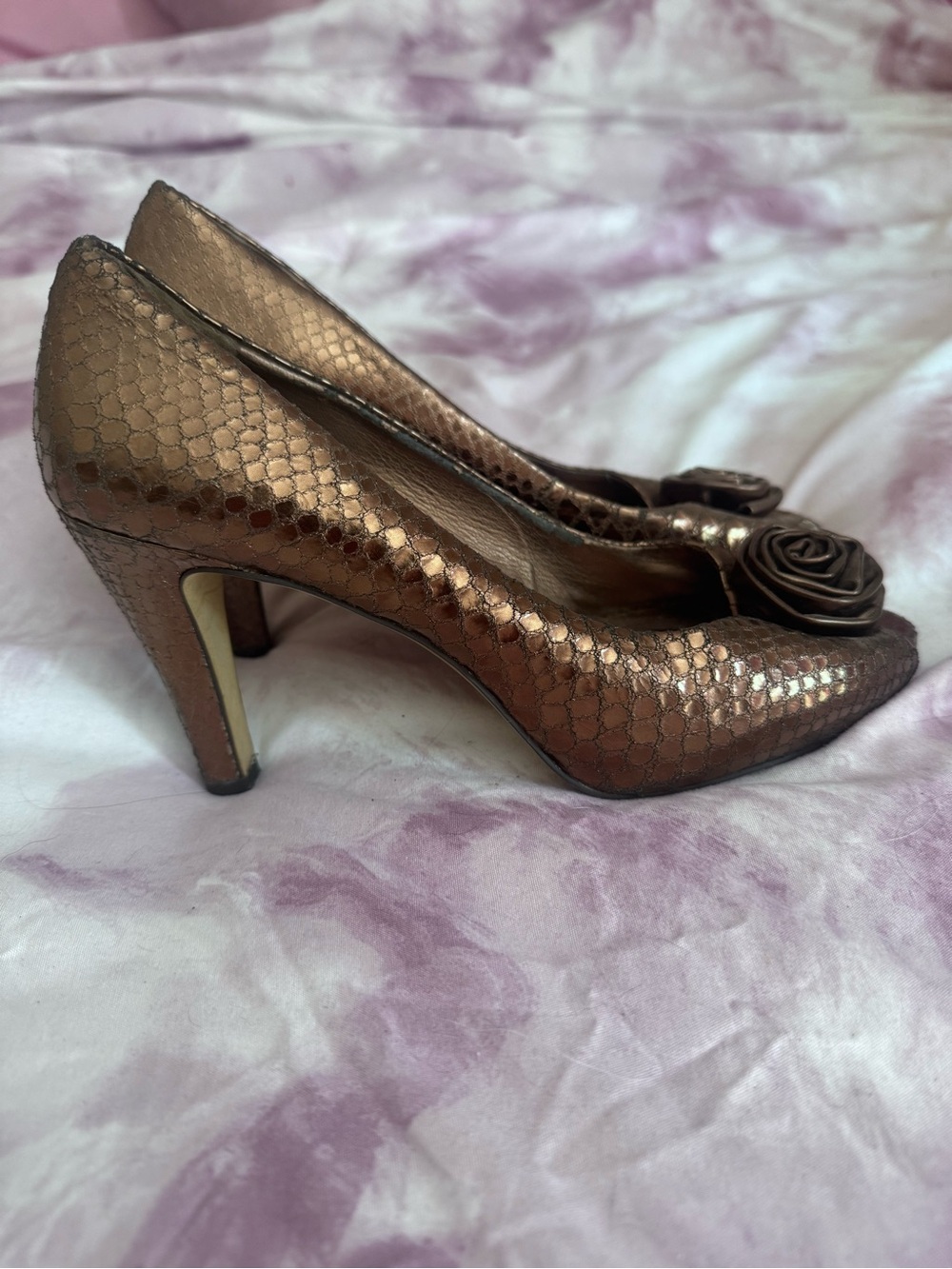 Franco Sarto rare limited edition metallic Bronze Women's Heels with Rosette